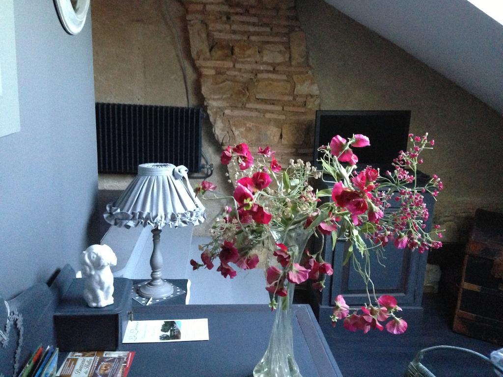 Le Lavoir Bed and Breakfast Châteauroux Kamer foto