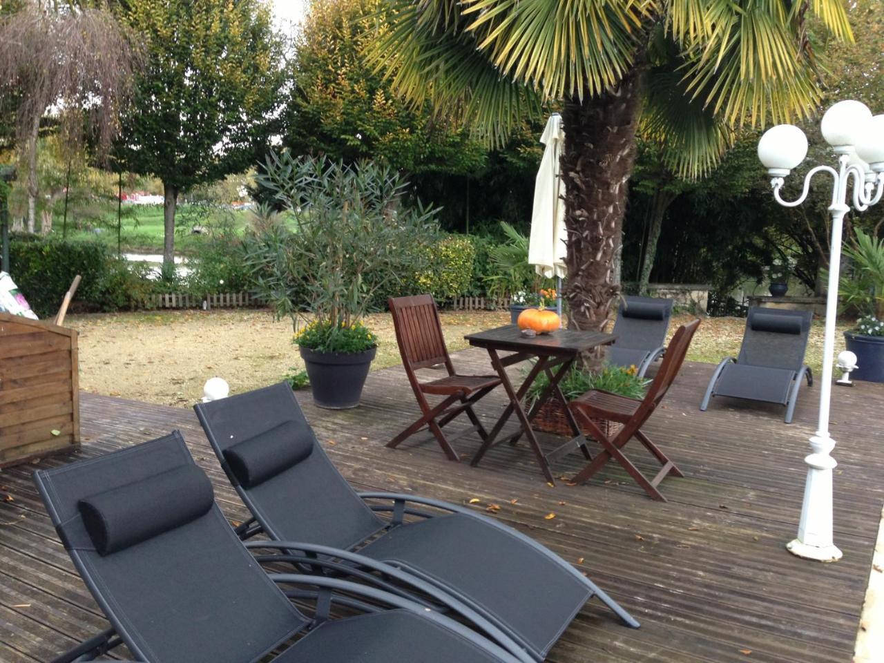 Le Lavoir Bed and Breakfast Châteauroux Buitenkant foto